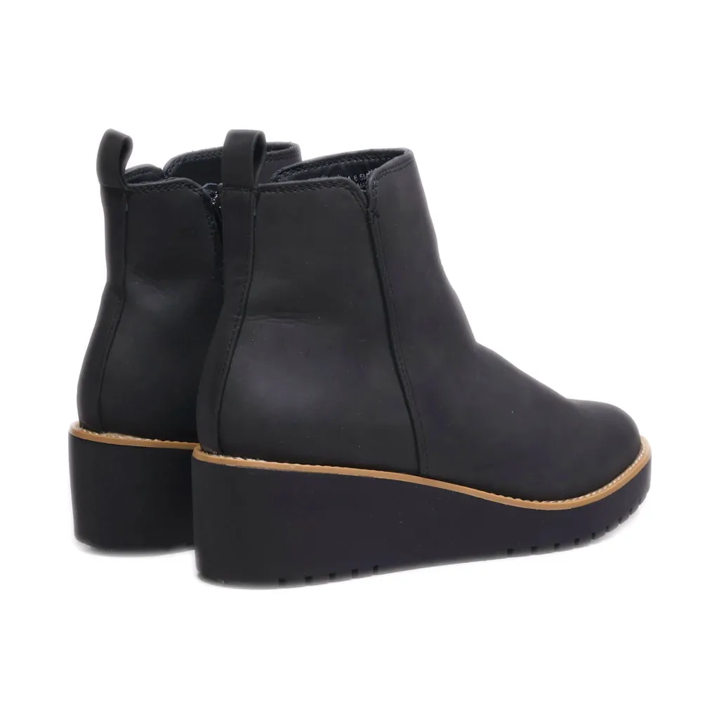 Cushionaire Ankle Boots Leather Black Colour For Women